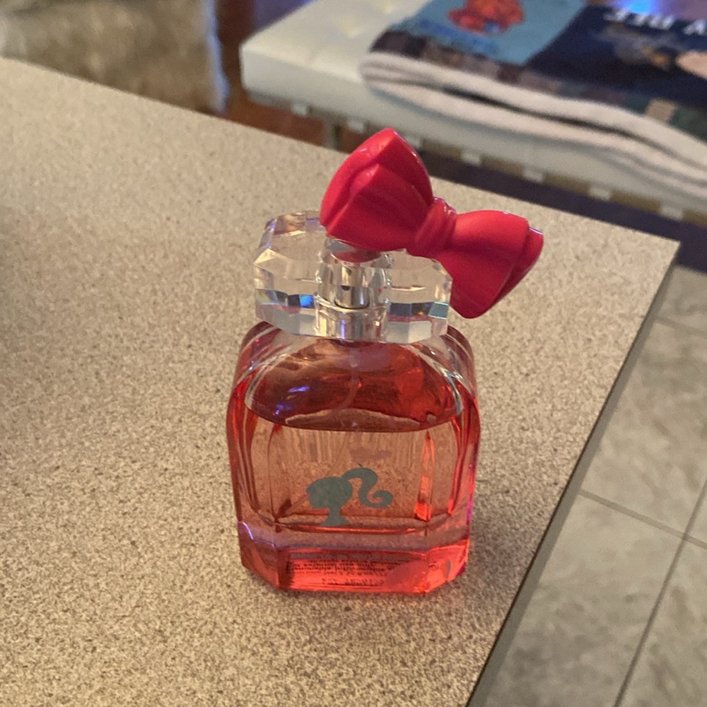 Barbie Vibrant Pink Fragrance with Bow - Picture 2 of 3